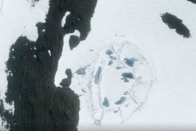 Таинственные руины замка в Антарктиде, снимок Google Earth